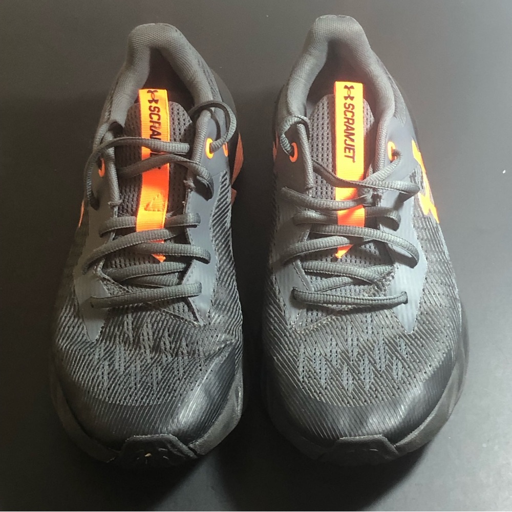 Under armour scramjet  running shoes youth size 7